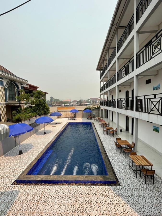Vang Vieng Backpackers Hostel Екстер'єр фото