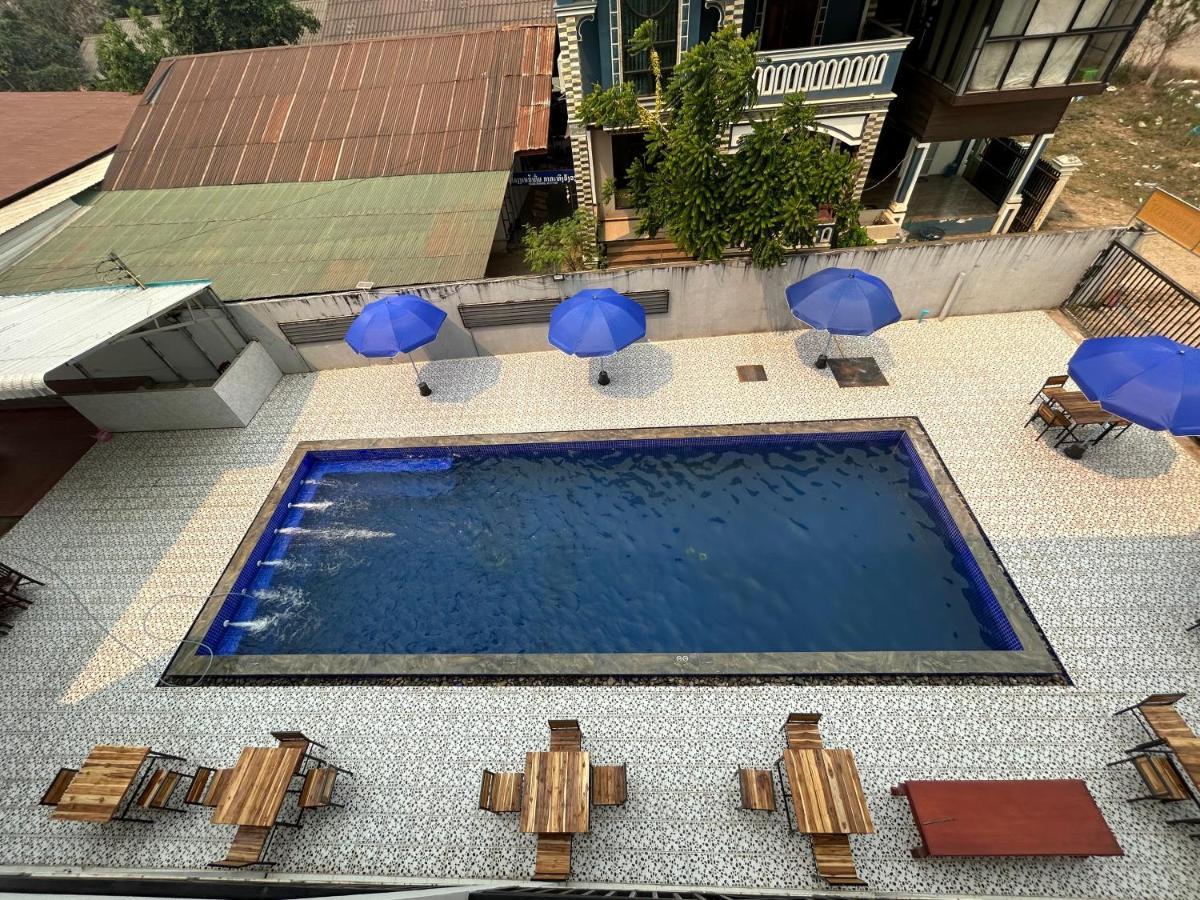 Vang Vieng Backpackers Hostel Екстер'єр фото