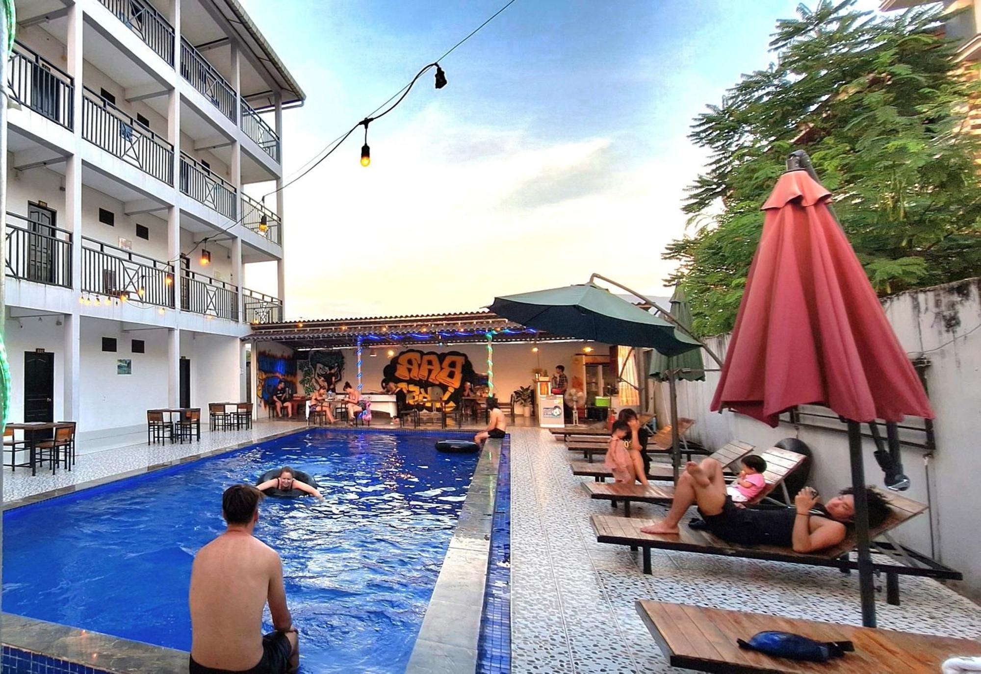 Vang Vieng Backpackers Hostel Екстер'єр фото