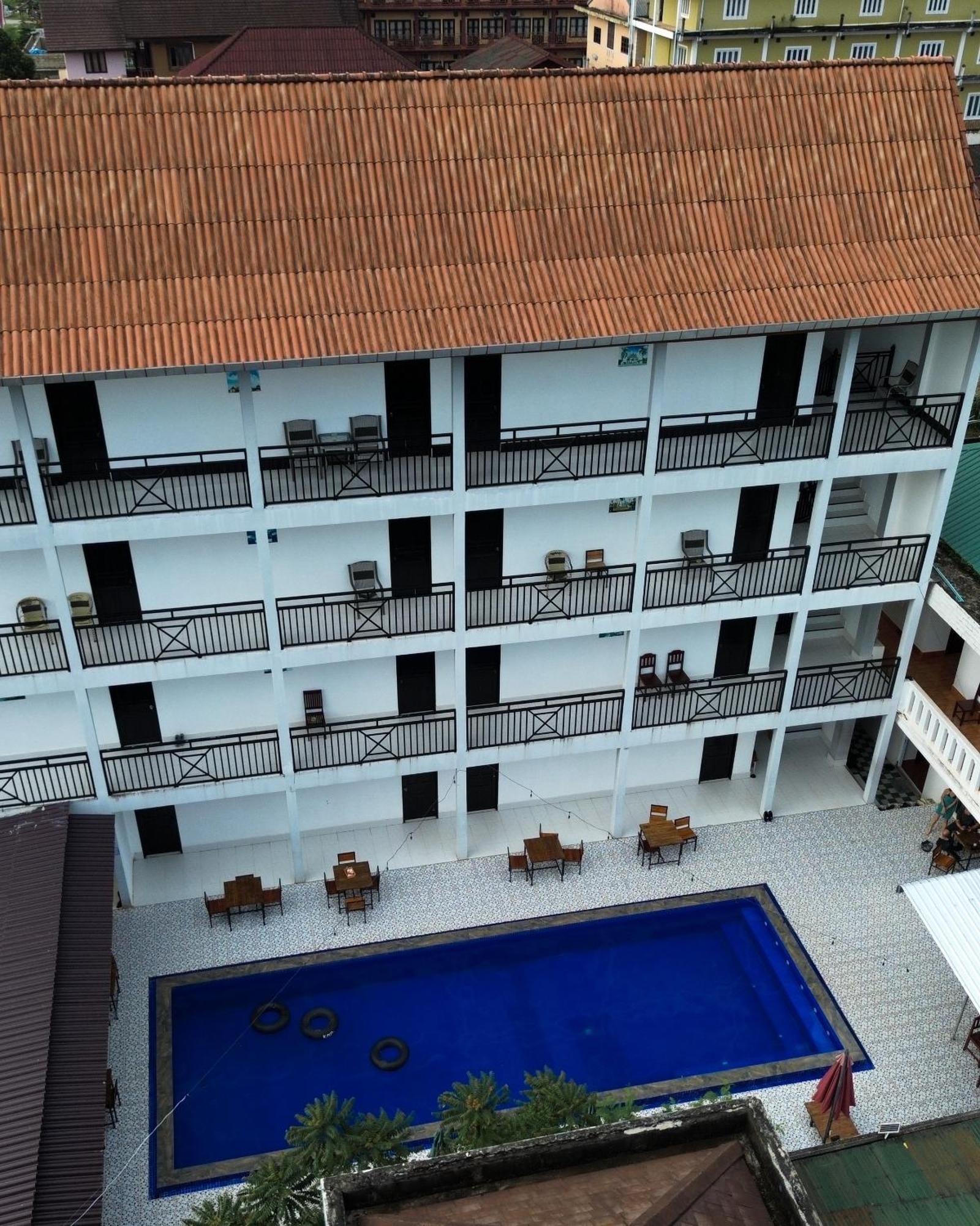 Vang Vieng Backpackers Hostel Екстер'єр фото