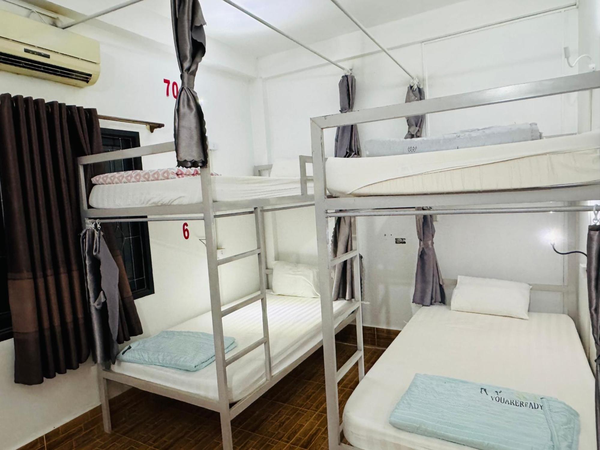 Vang Vieng Backpackers Hostel Екстер'єр фото