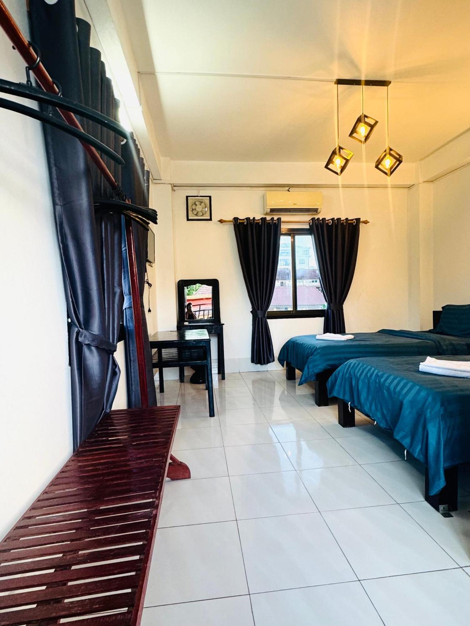 Vang Vieng Backpackers Hostel Екстер'єр фото