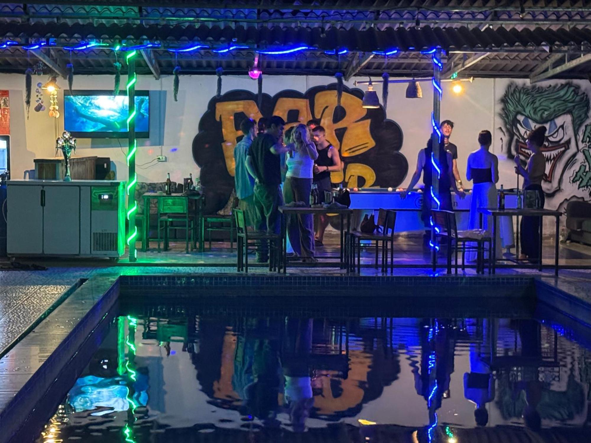 Vang Vieng Backpackers Hostel Екстер'єр фото