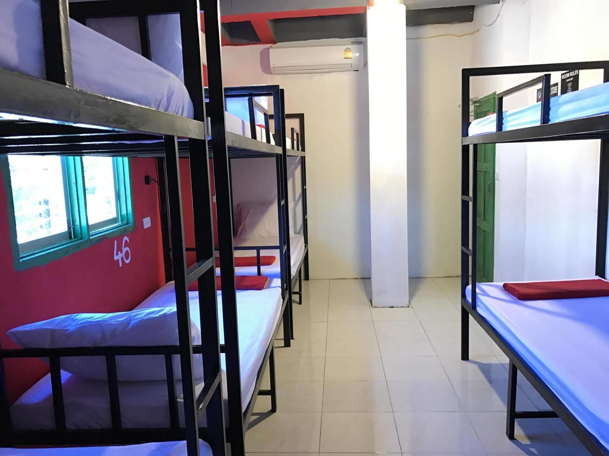 Vang Vieng Backpackers Hostel Екстер'єр фото